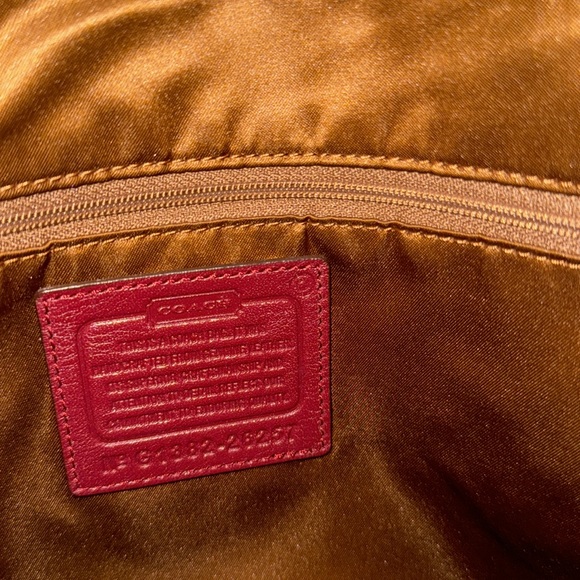 COACH BAG SET USE ONCE LIKE NEW - Picture 13 of 15